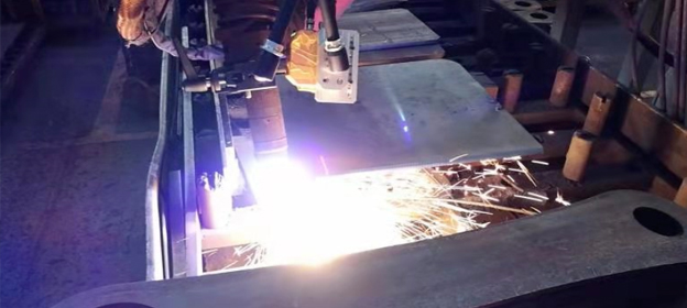 英萊激光視覺(jué)焊縫跟蹤系統(tǒng)，優(yōu)化過(guò)程、提升精度、打造等離子切割新方案!