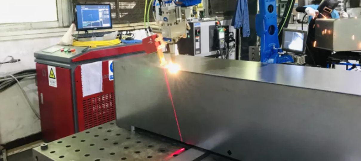 不銹鋼薄板智能焊接新方案，英萊激光視覺(jué)焊縫跟蹤系統(tǒng)顯身手！